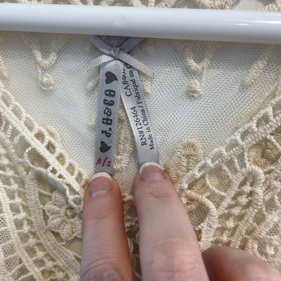 White lace blouse - Picture 4 of 4